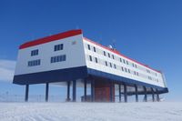 Neumayer-Station_01